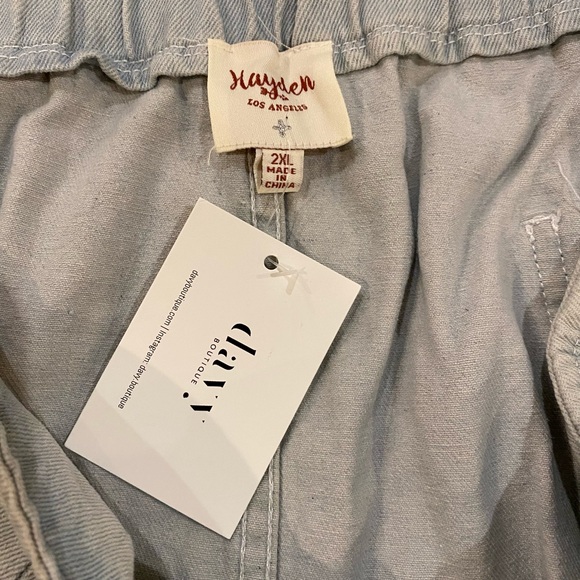 Jean Shorts - Picture 2 of 3